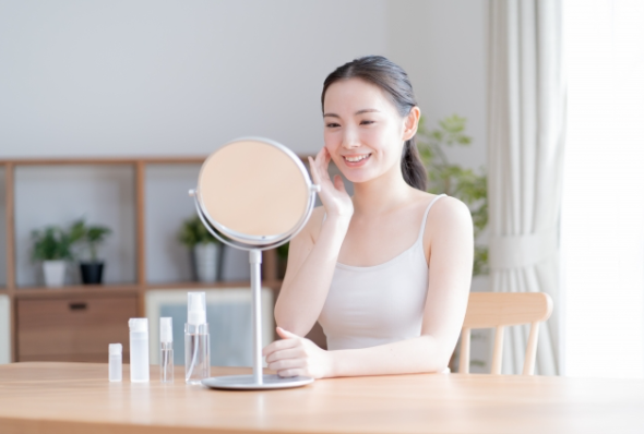 糸リフトで頬こけは改善できる？老けて見える原因や失敗しないコツを紹介